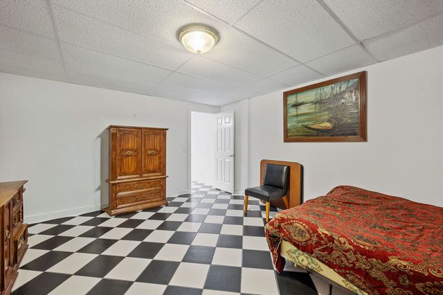 28951 Forest Lake Lane, Libertyville, IL 60048