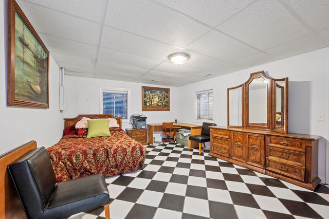 28951 Forest Lake Lane, Libertyville, IL 60048