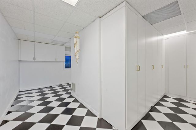 28951 Forest Lake Lane, Libertyville, IL 60048