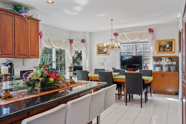 28951 Forest Lake Lane, Libertyville, IL 60048