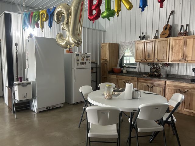 5132 Sulphur Creek Rd, Big Sandy, TN 38221