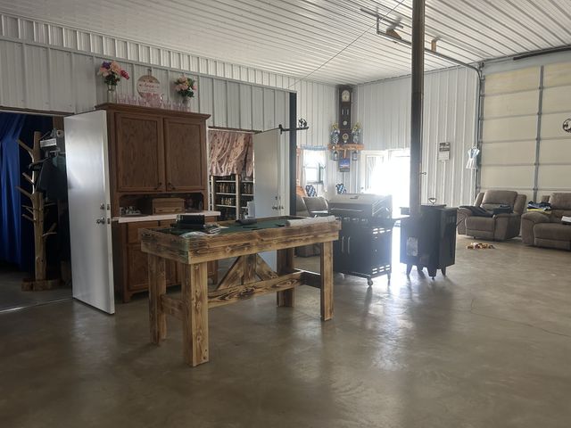 5132 Sulphur Creek Rd, Big Sandy, TN 38221