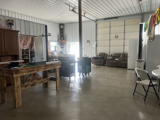 5132 Sulphur Creek Rd, Big Sandy, TN 38221