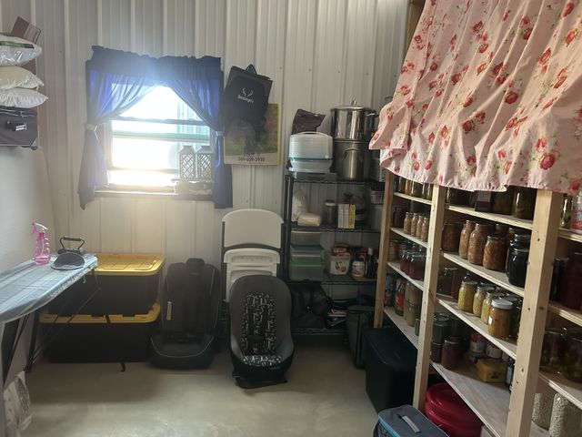 5132 Sulphur Creek Rd, Big Sandy, TN 38221