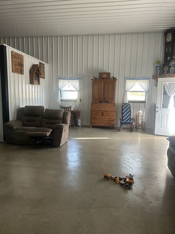 5132 Sulphur Creek Rd, Big Sandy, TN 38221