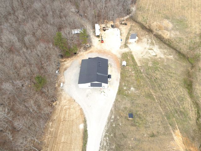 5132 Sulphur Creek Rd, Big Sandy, TN 38221