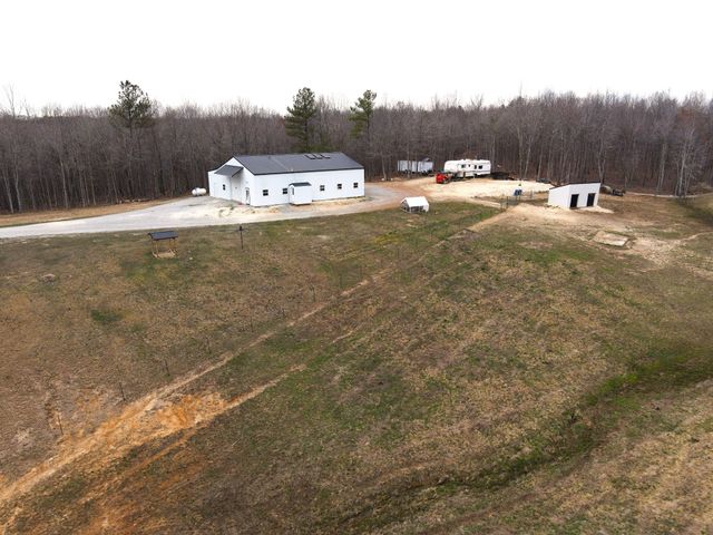 5132 Sulphur Creek Rd, Big Sandy, TN 38221