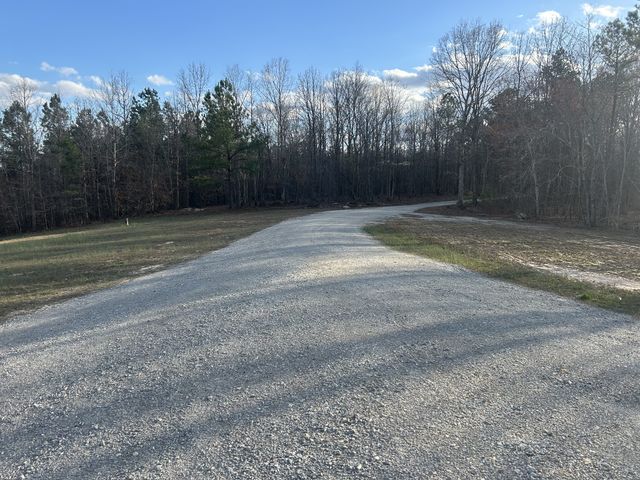 5132 Sulphur Creek Rd, Big Sandy, TN 38221