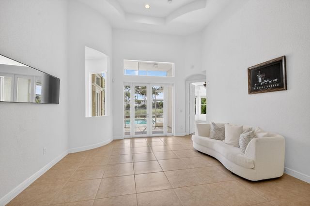 9775 Savona Winds Drive, Delray Beach, FL 33446