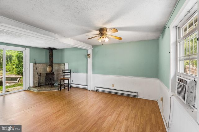 305 OHIO AVE, Egg Harbor Township, NJ 08234
