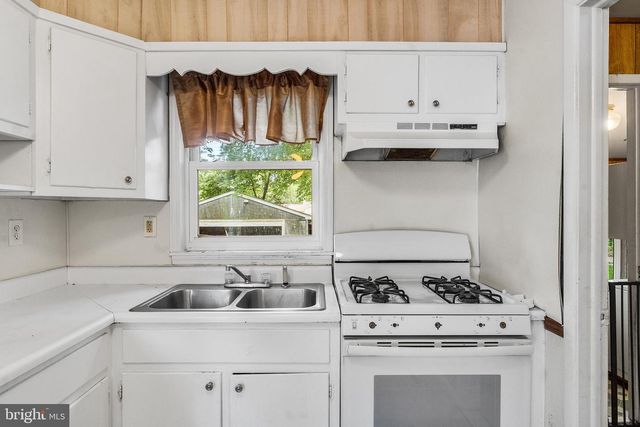 305 OHIO AVE, Egg Harbor Township, NJ 08234