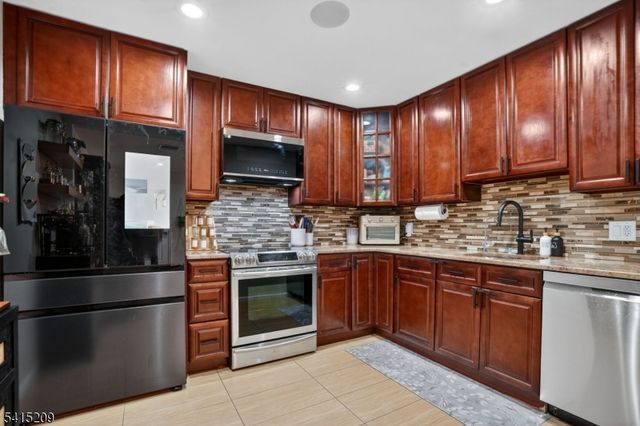 2 Ann St S308 S308, Clifton City, NJ 07013