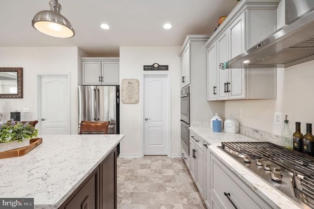 8626 WHITE FOX CIR, Spotsylvania, VA 22553