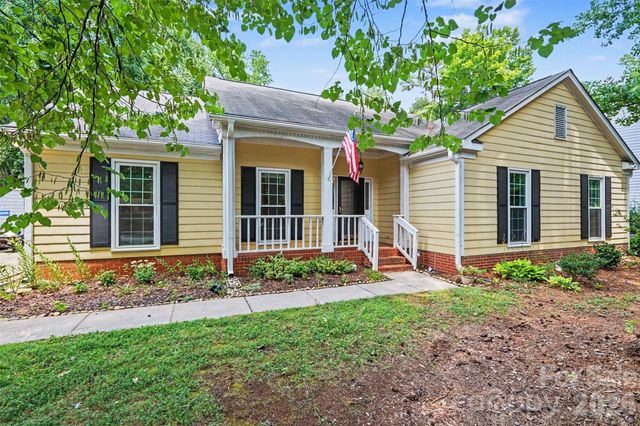 4300 Saxonbury Way, Charlotte, NC 28269