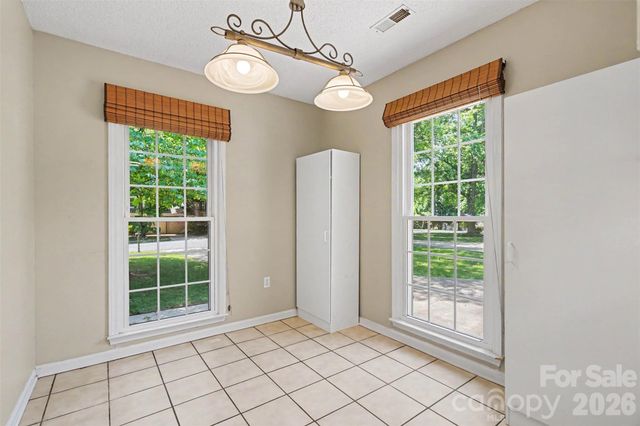4300 Saxonbury Way, Charlotte, NC 28269