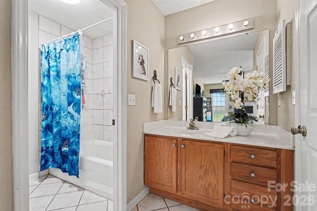 4300 Saxonbury Way, Charlotte, NC 28269