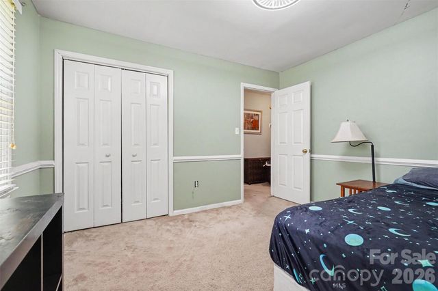 4300 Saxonbury Way, Charlotte, NC 28269