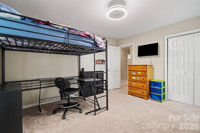 4300 Saxonbury Way, Charlotte, NC 28269