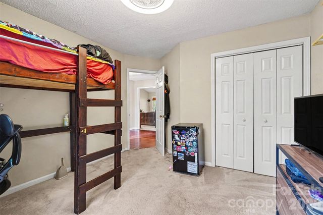 4300 Saxonbury Way, Charlotte, NC 28269