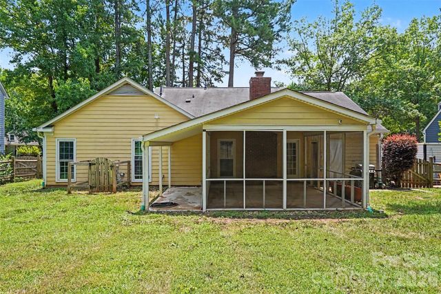 4300 Saxonbury Way, Charlotte, NC 28269