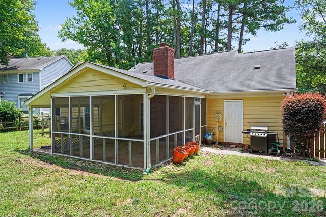 4300 Saxonbury Way, Charlotte, NC 28269