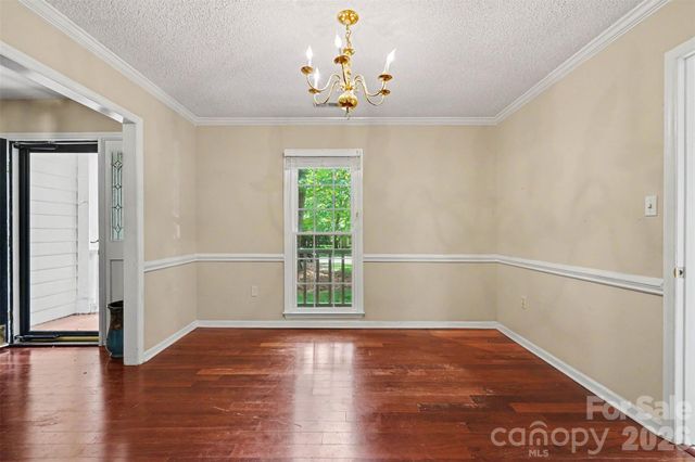 4300 Saxonbury Way, Charlotte, NC 28269
