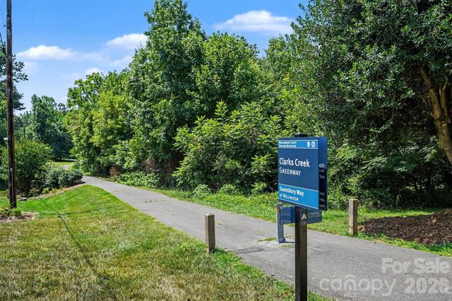 4300 Saxonbury Way, Charlotte, NC 28269
