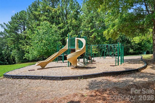 4300 Saxonbury Way, Charlotte, NC 28269