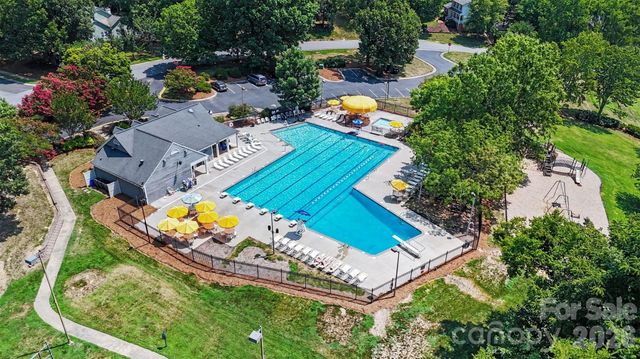 4300 Saxonbury Way, Charlotte, NC 28269
