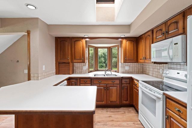 1502 S VAN DYKE ROAD, Appleton, WI 54914