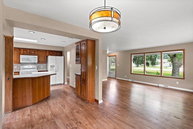 1502 S VAN DYKE ROAD, Appleton, WI 54914