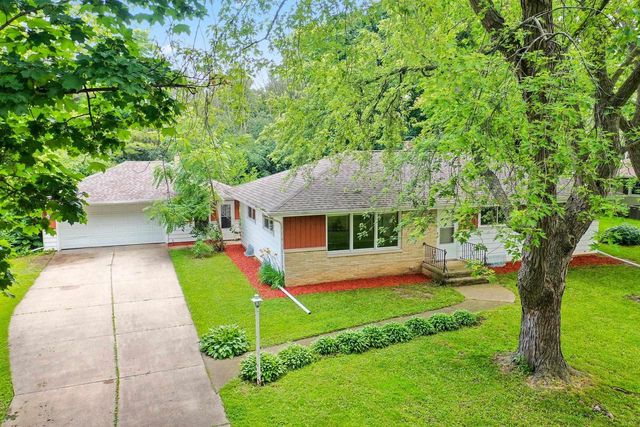 1502 S VAN DYKE ROAD, Appleton, WI 54914