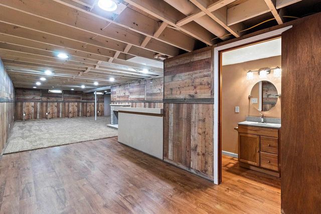 1502 S VAN DYKE ROAD, Appleton, WI 54914