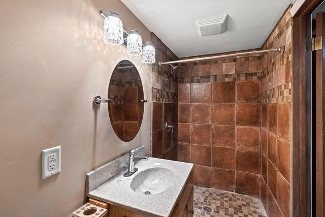 1502 S VAN DYKE ROAD, Appleton, WI 54914