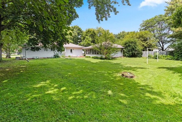 1502 S VAN DYKE ROAD, Appleton, WI 54914