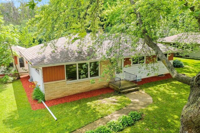 1502 S VAN DYKE ROAD, Appleton, WI 54914