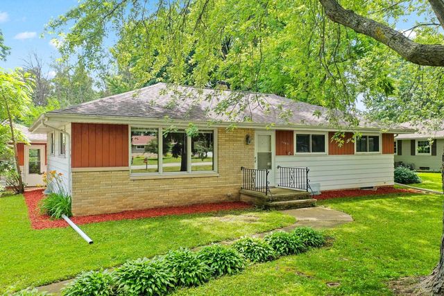 1502 S VAN DYKE ROAD, Appleton, WI 54914