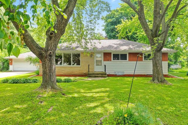 1502 S VAN DYKE ROAD, Appleton, WI 54914