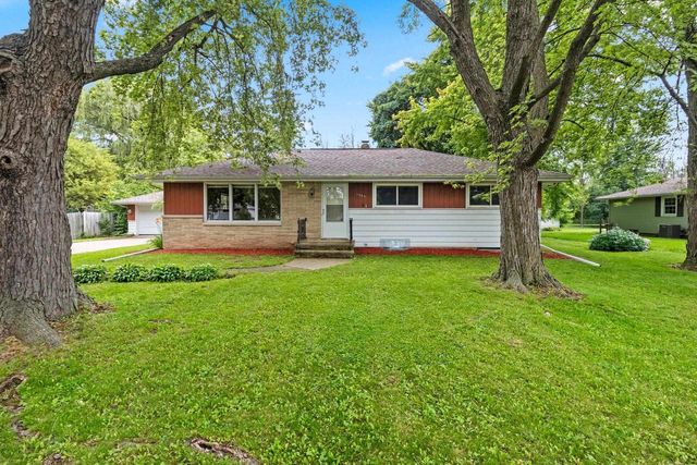1502 S VAN DYKE ROAD, Appleton, WI 54914