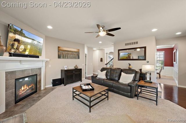 4366 S Lake Lane, Shelby Twp, MI 48316