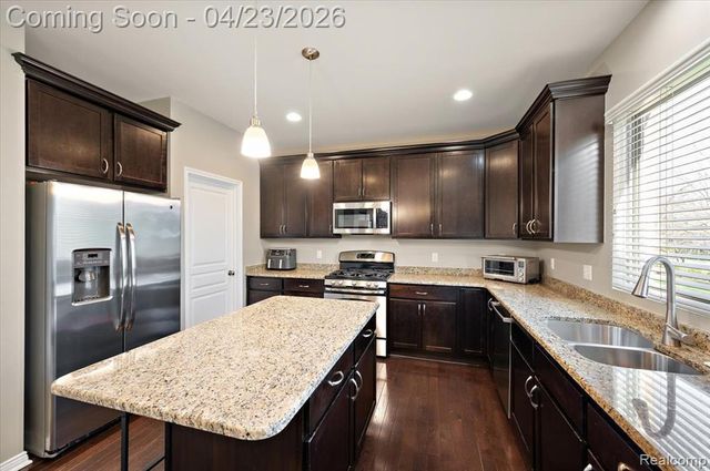 4366 S Lake Lane, Shelby Twp, MI 48316