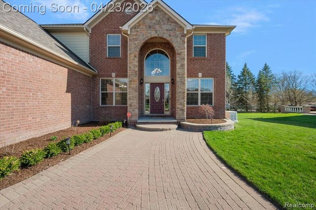 4366 S Lake Lane, Shelby Twp, MI 48316