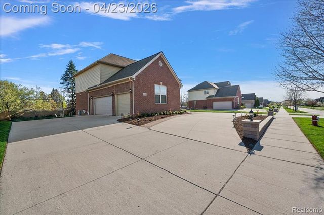 4366 S Lake Lane, Shelby Twp, MI 48316