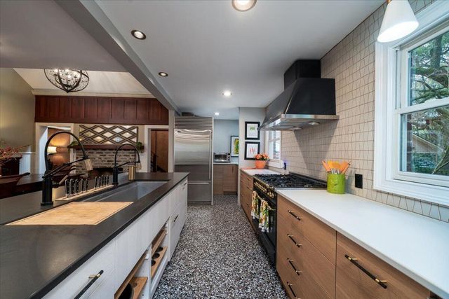 1217 Antigua Drive, Mount Pleasant, SC 29464