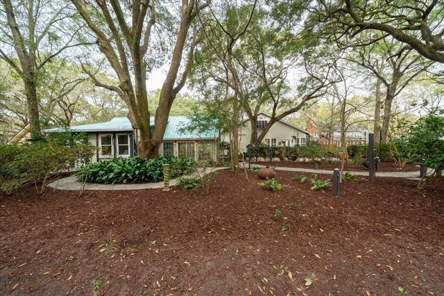 1217 Antigua Drive, Mount Pleasant, SC 29464