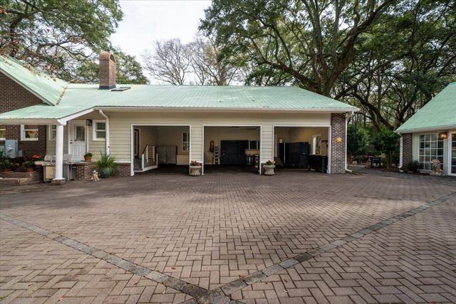 1217 Antigua Drive, Mount Pleasant, SC 29464