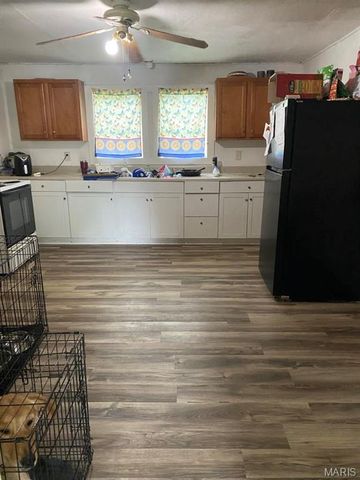 823 W Washington Street, St James, MO 65559