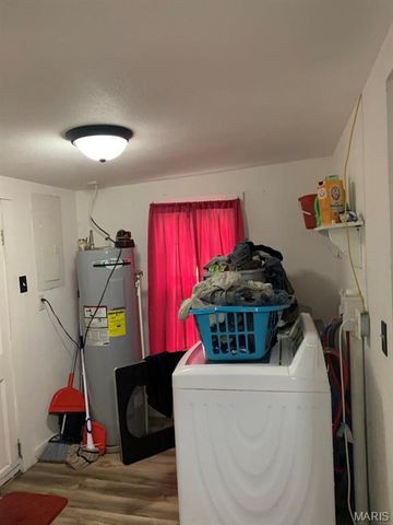 823 W Washington Street, St James, MO 65559