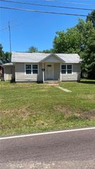 823 W Washington Street, St James, MO 65559