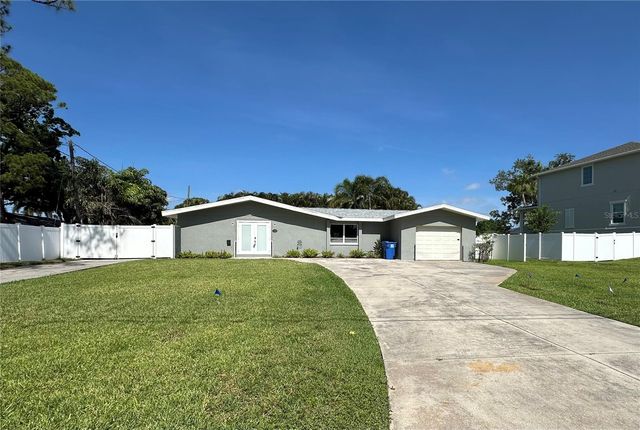 5316 VENETIAN BOULEVARD NE, St Petersburg, FL 33703